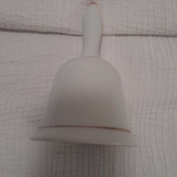 Currier & Ives Autumn in New England Cider Making Bell. - Picture 5 of 6